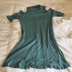 Cold shoulder short-sleeve tunic